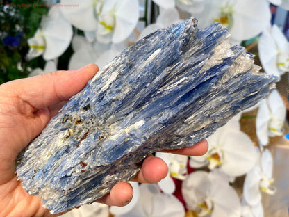 カイヤナイトの原石