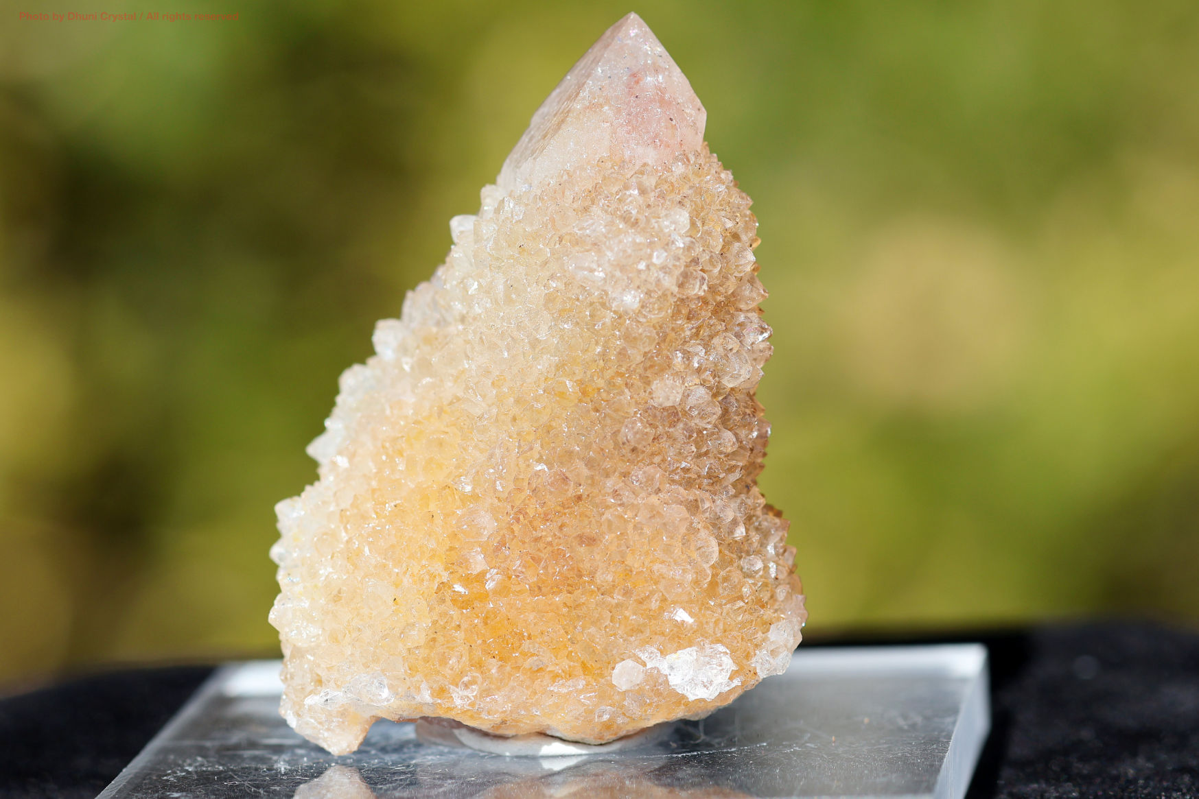 ホワイトスピリットクォーツの拡大画像” loading=