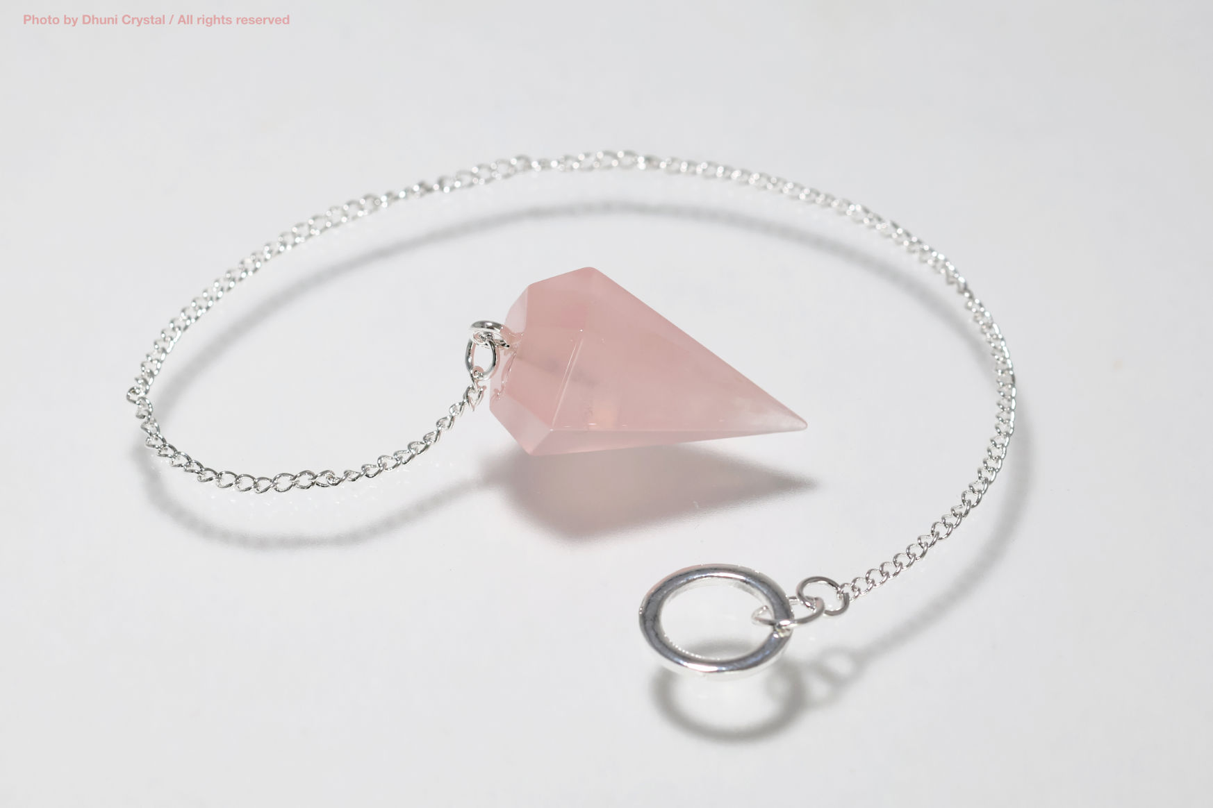 ローズクォーツペンジュラムの画像