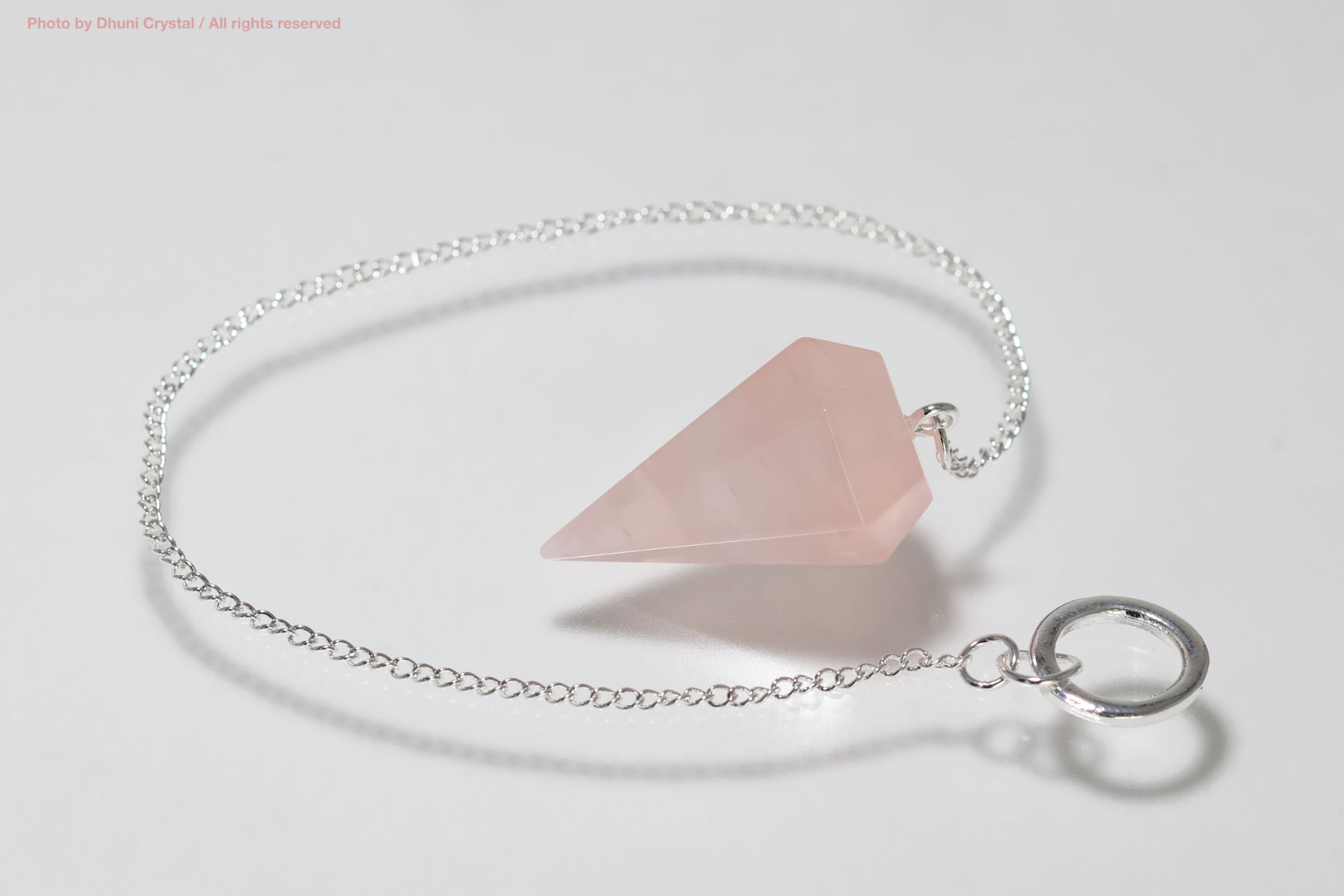 ローズクォーツペンジュラムの画像” loading=