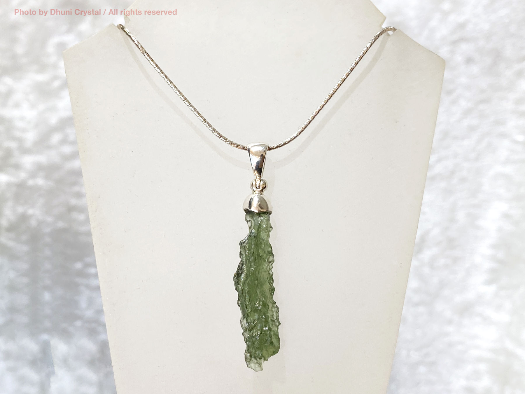 スターボーン社製 モルダバイト ペンダント 天然隕石ガラス