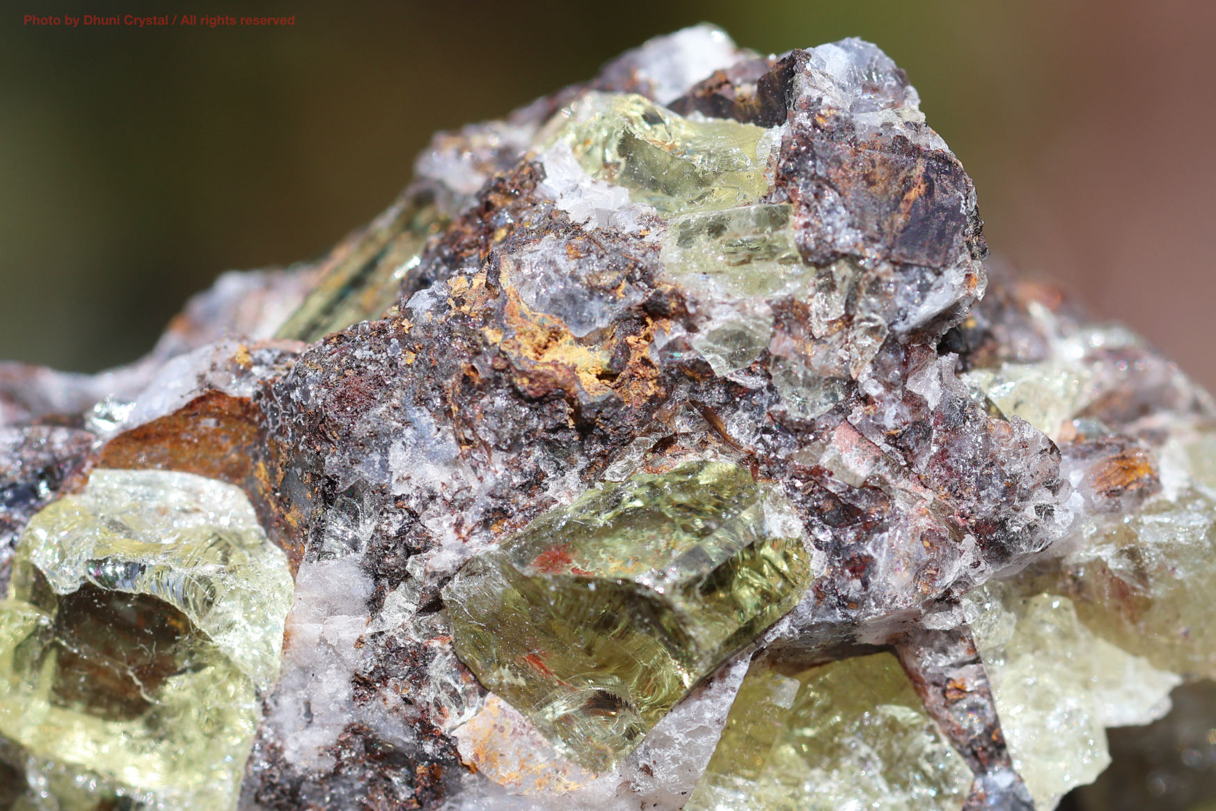 イエローアパタイト原石の画像