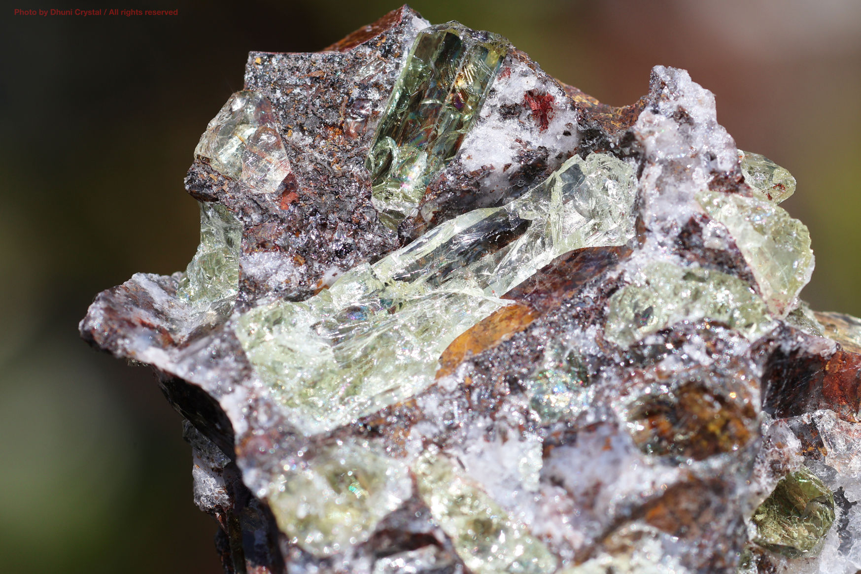 イエローアパタイト原石の画像