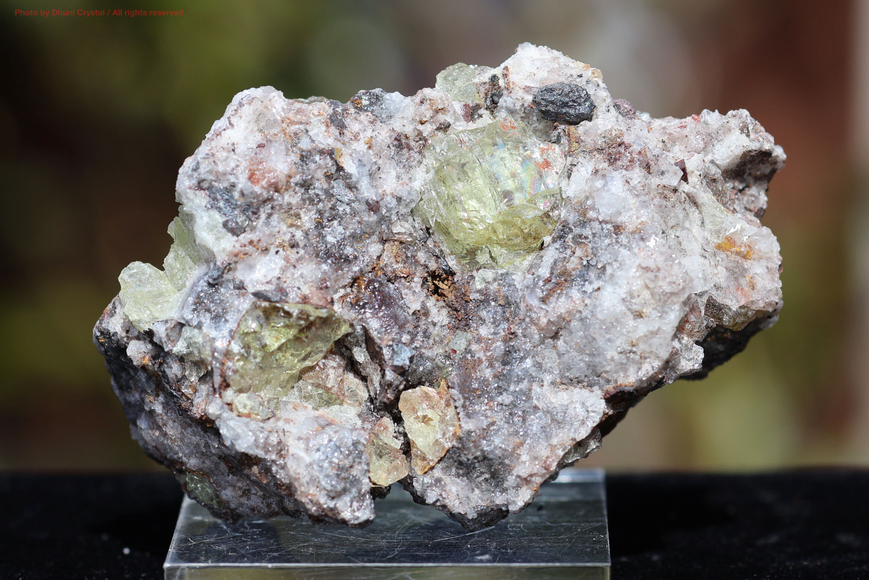 イエローアパタイト原石の画像” loading=