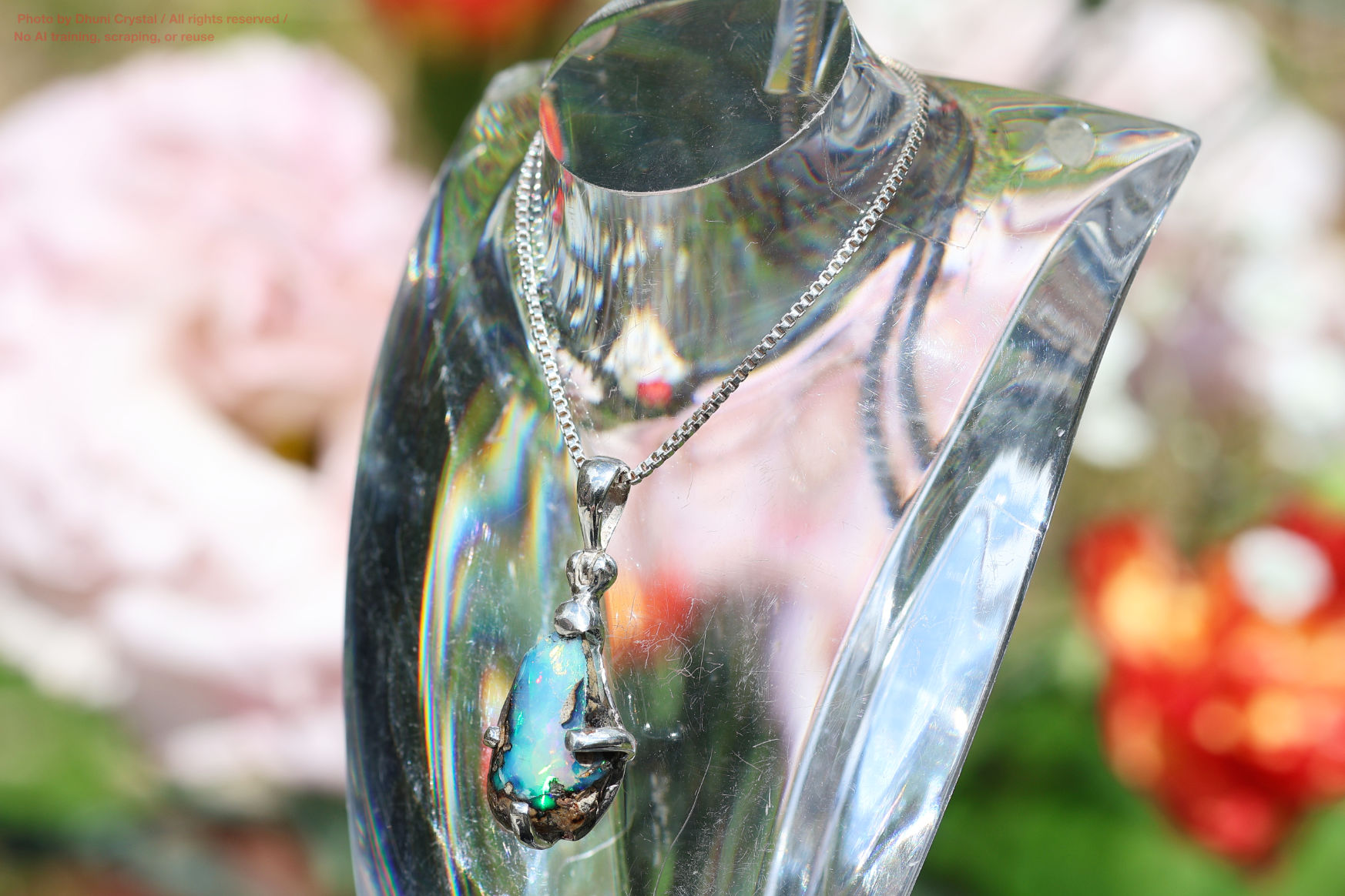 エチオピアンオパールのスターボーンペンダントの画像