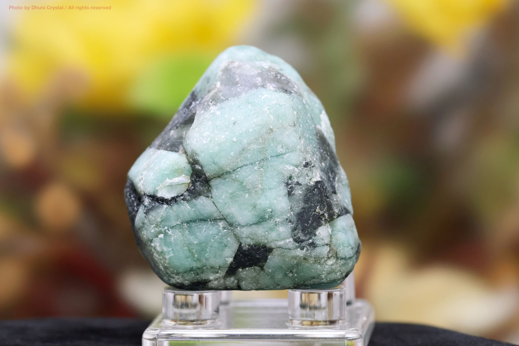 ブラジル産エメラルド原石 愛と叡智を象徴する天然石