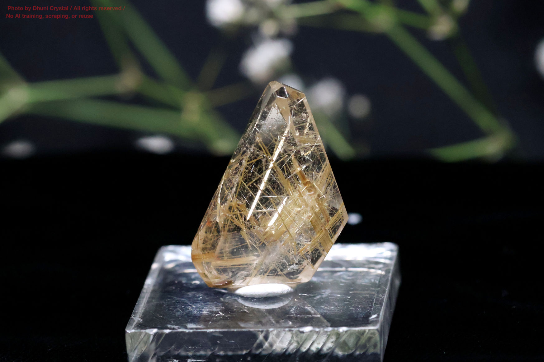 ルチルの側面画像