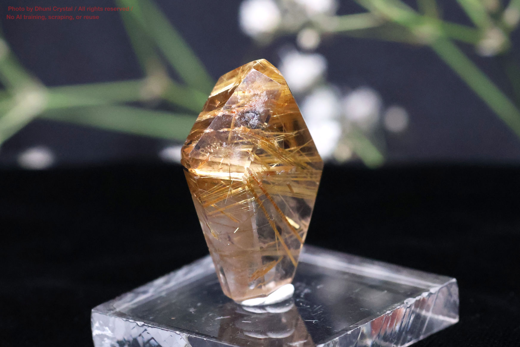 ルチルの側面画像