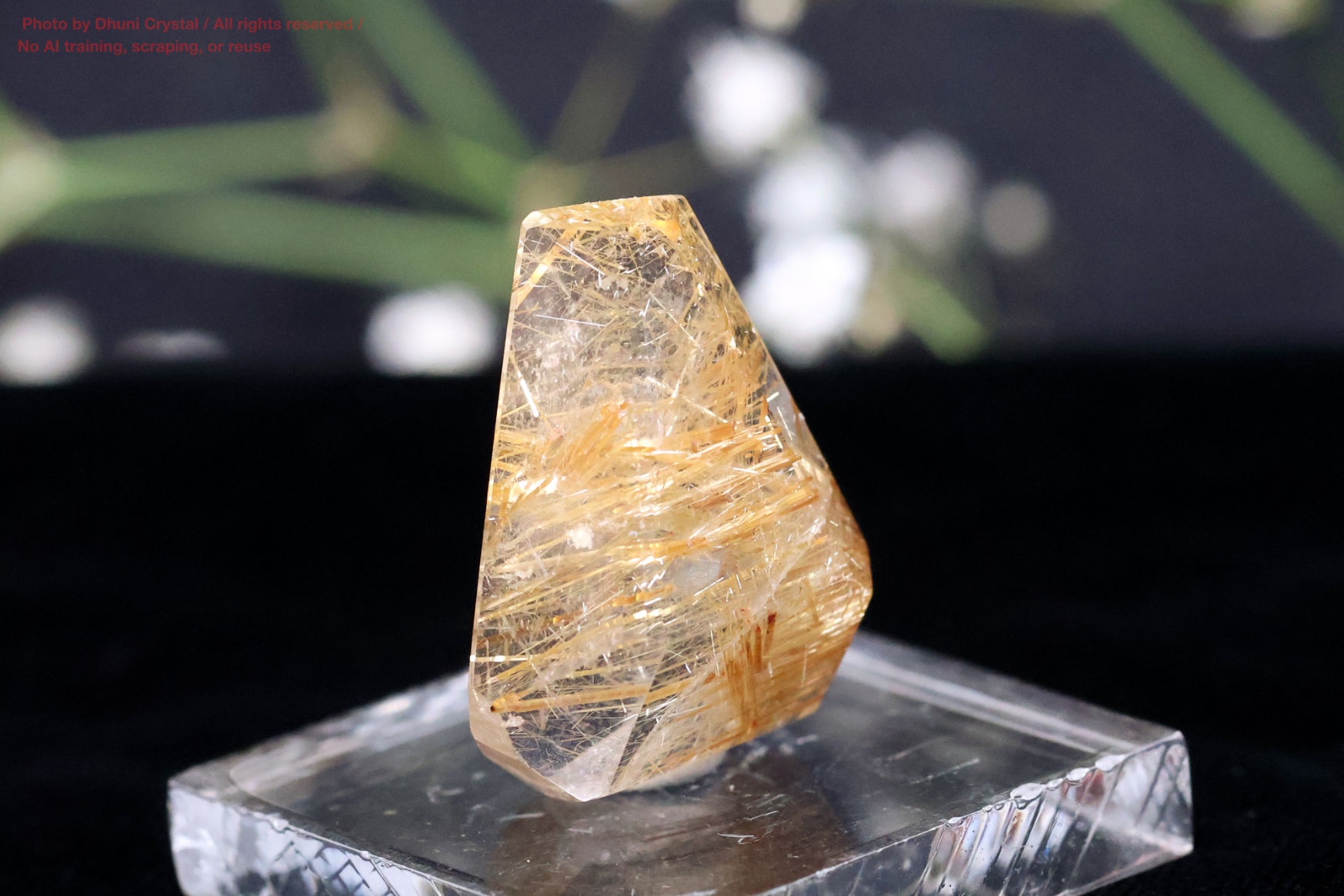 ルチルの側面画像