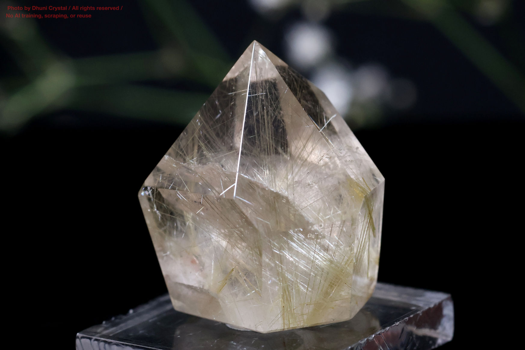 ルチルの側面画像