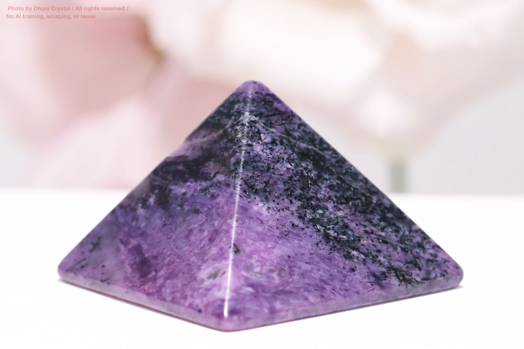 チャロアイトの画像” loading=