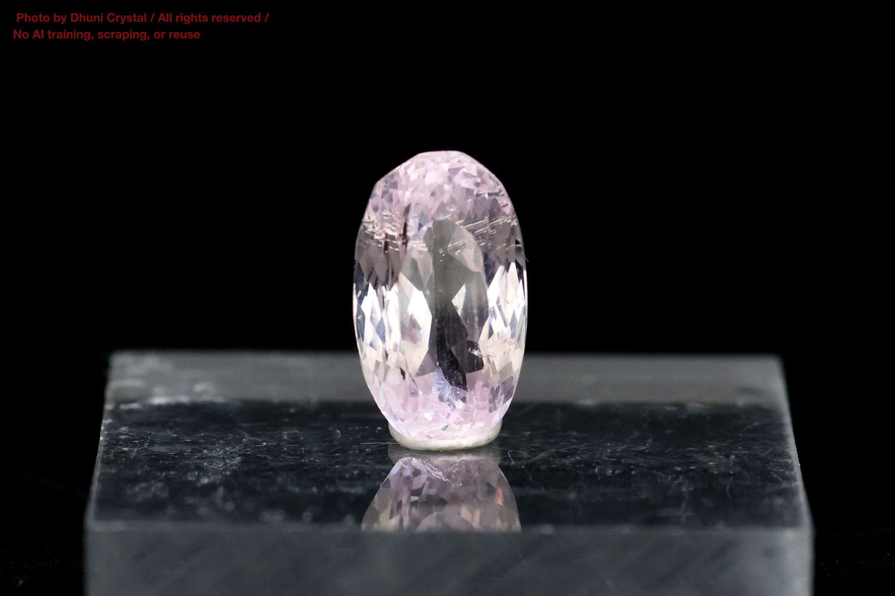 クンツァイトの写真” loading=