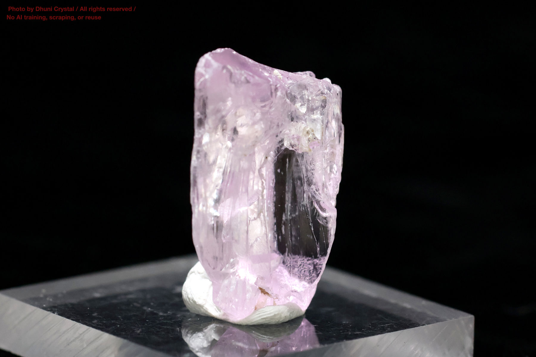 クンツァイトの拡大画像