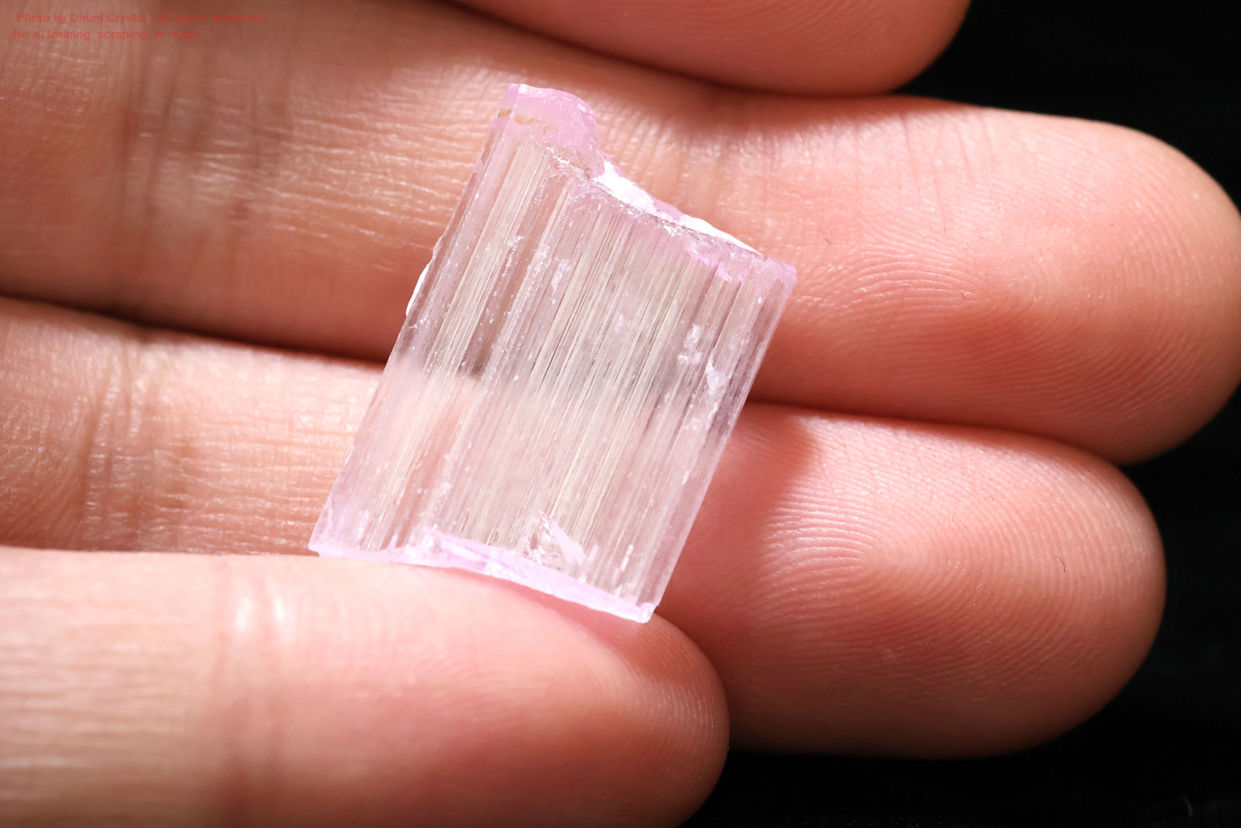 クンツァイトの拡大画像