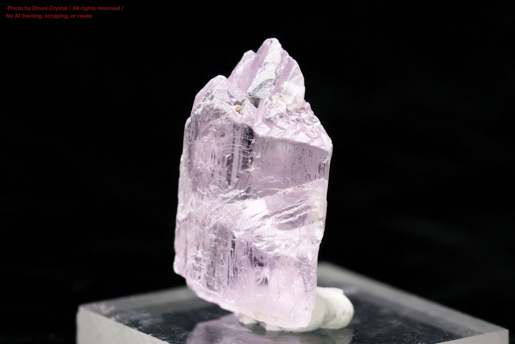 クンツァイトの拡大画像