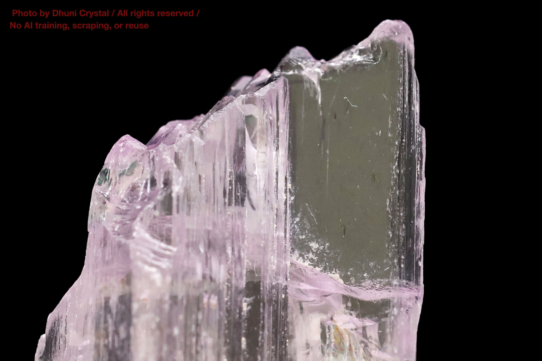 クンツァイトの拡大画像