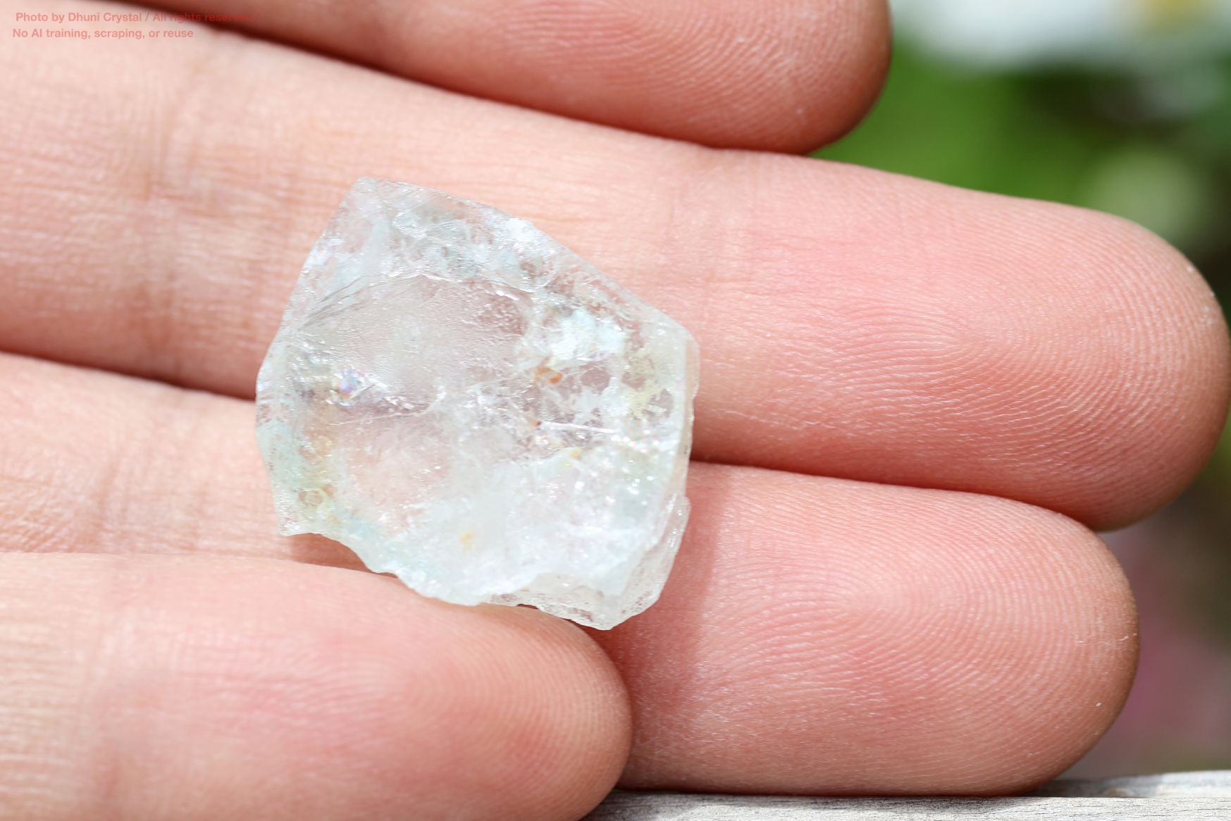 ブルートパーズ結晶の拡大画像