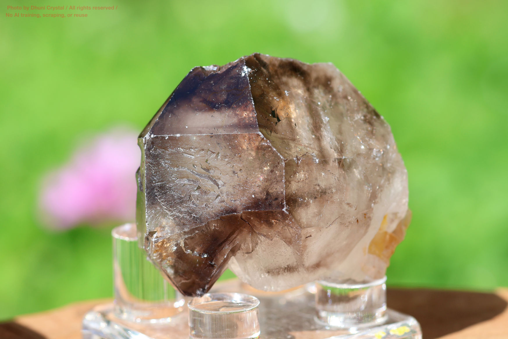 モンドクォーツ結晶の側面画像