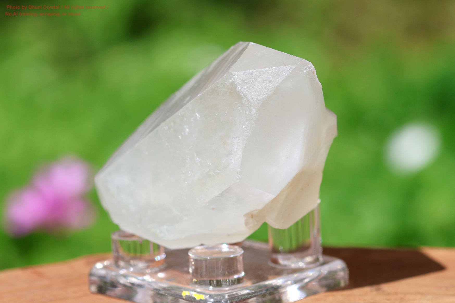 モンドクォーツ結晶の側面画像