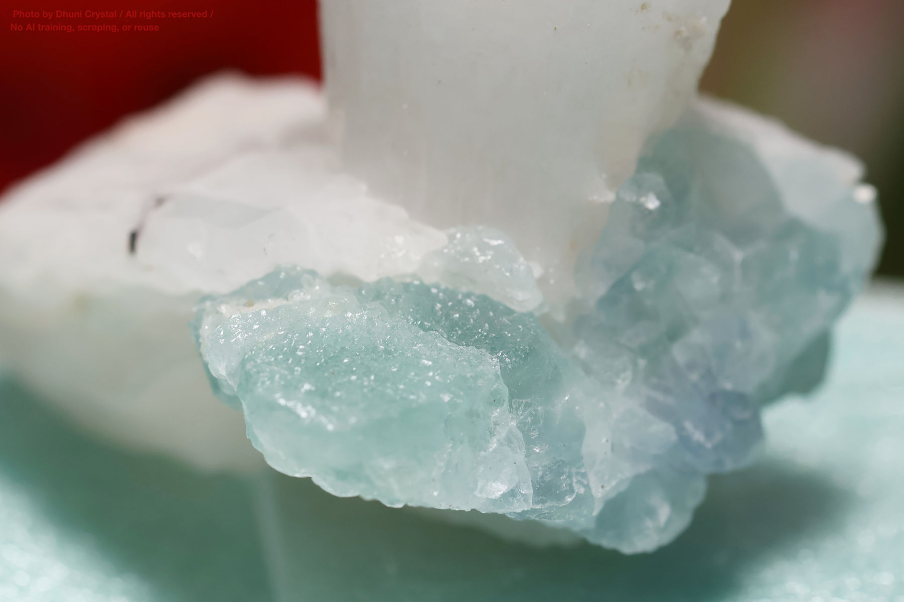 水晶とフローライト共生鉱物の画像” loading=