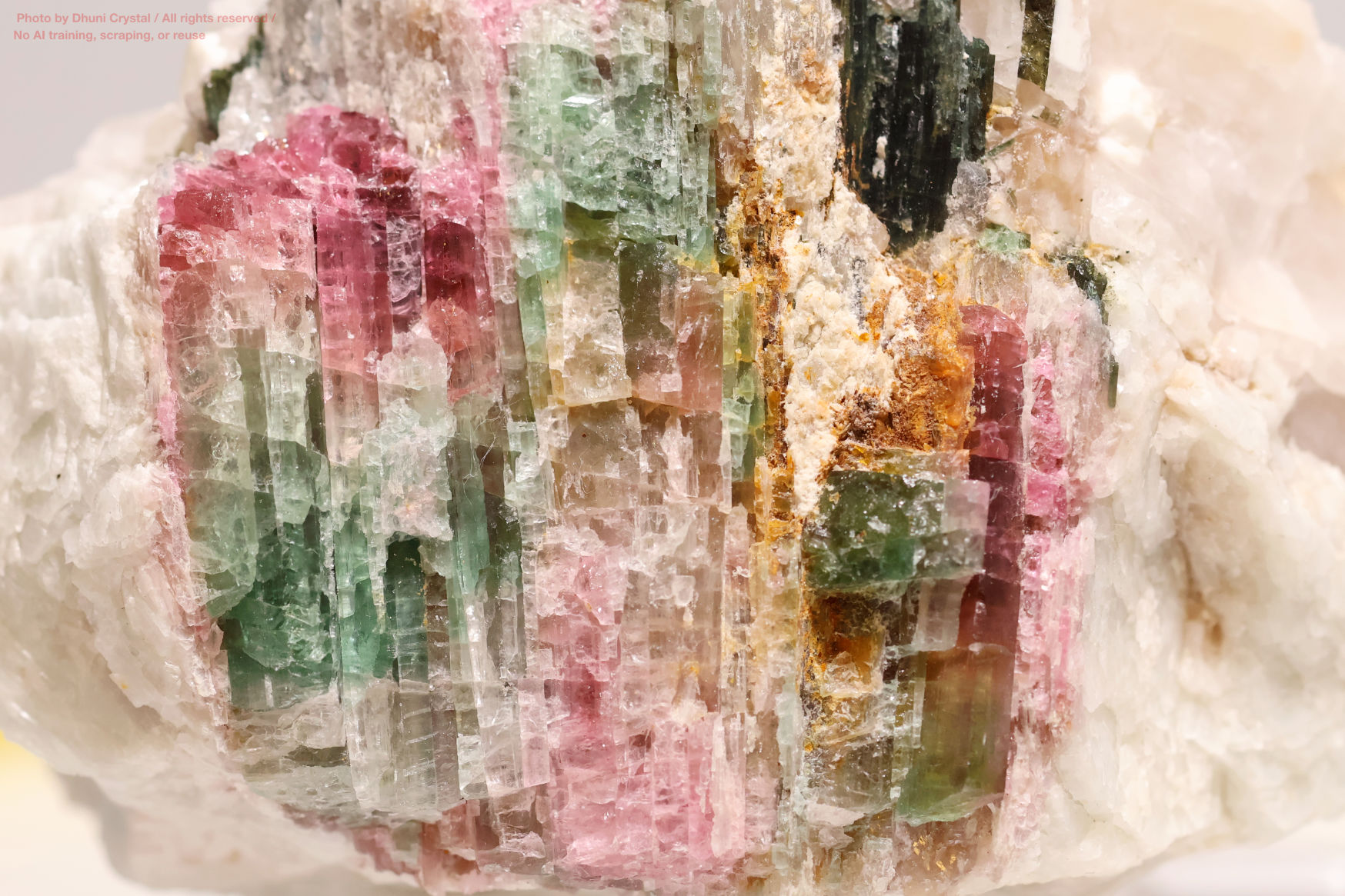 ピンクトルマリン結晶の拡大画像