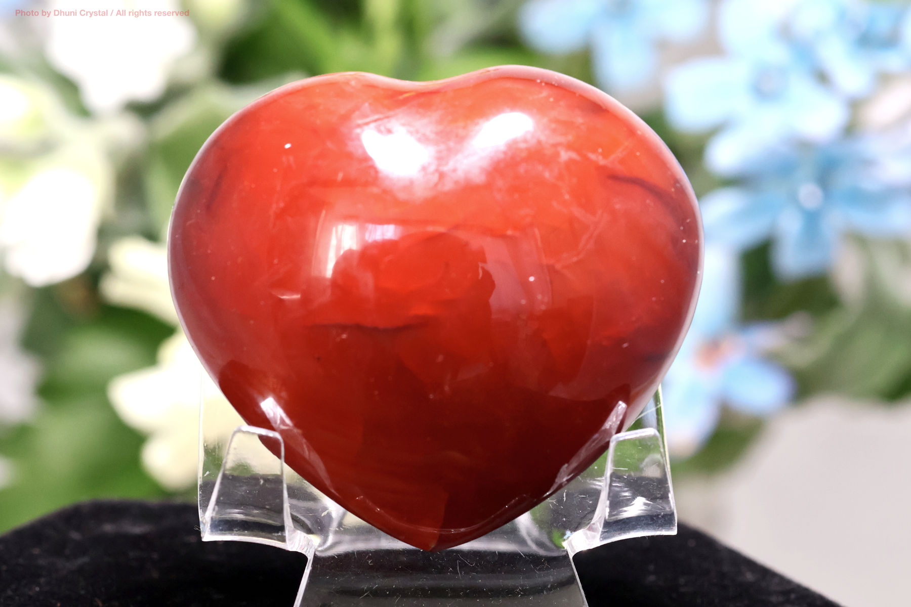 カーネリアンのハート型の画像” loading=