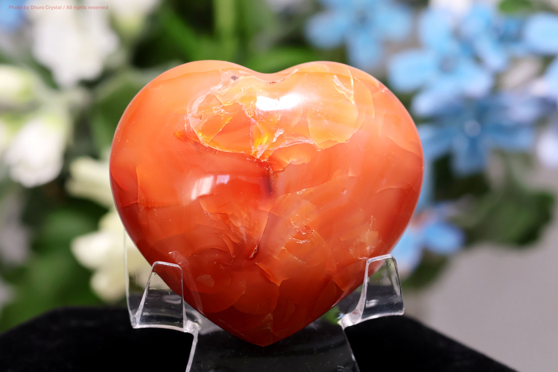 カーネリアンのハート型の画像” loading=