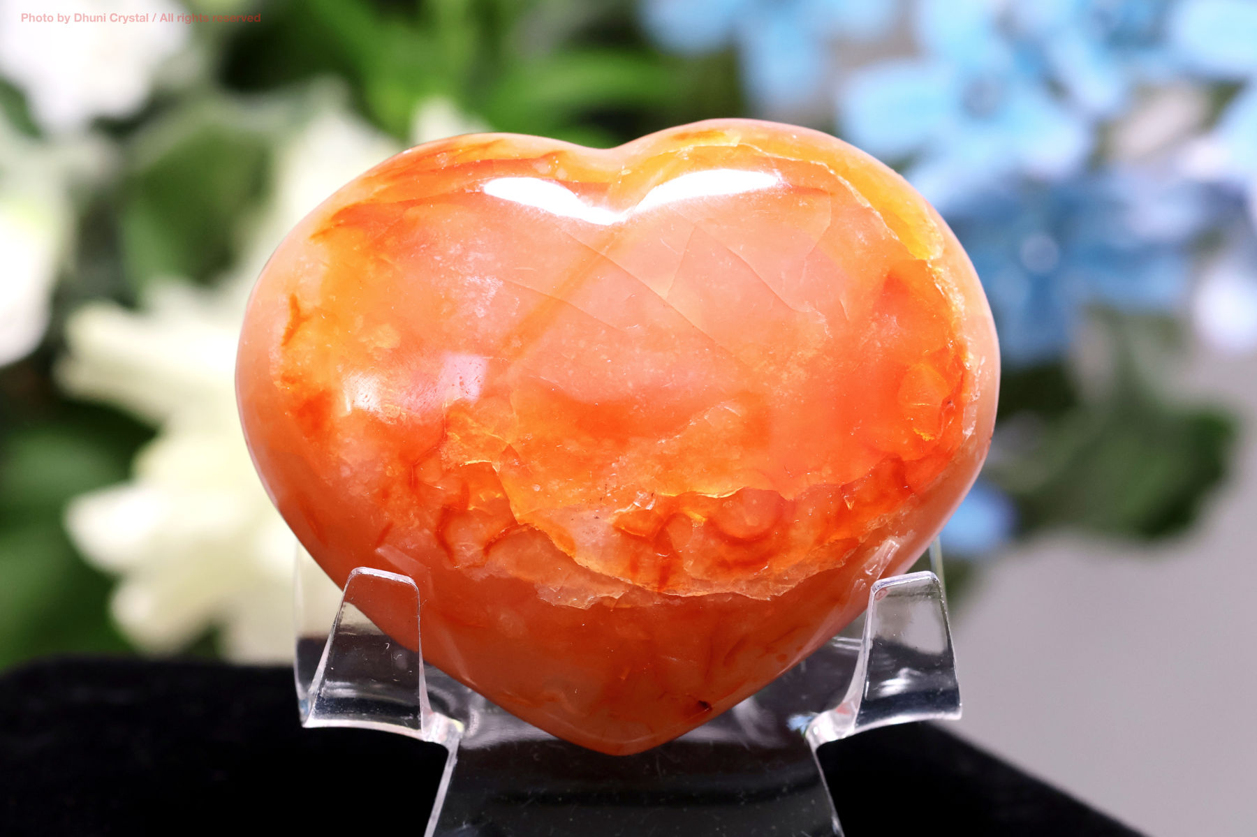 カーネリアンのハート型の画像” loading=