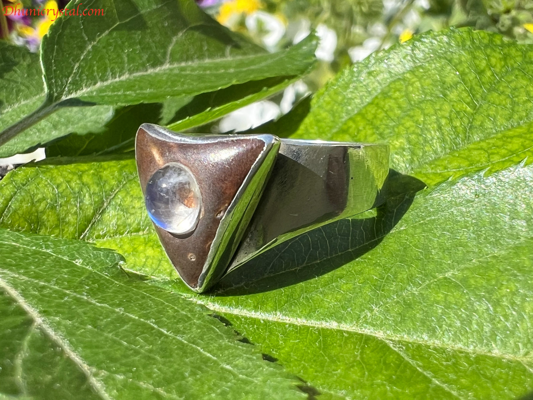 “ムーンストーン”