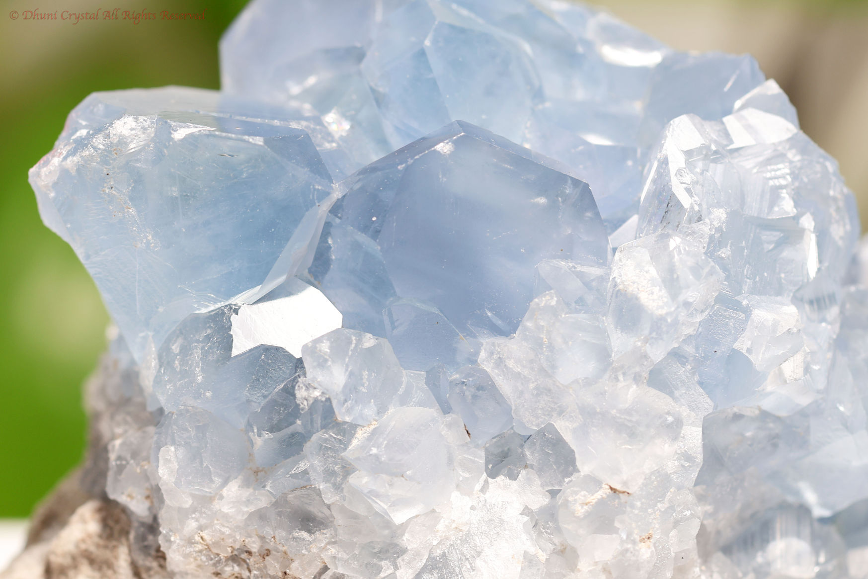 セレスタイト原石の写真