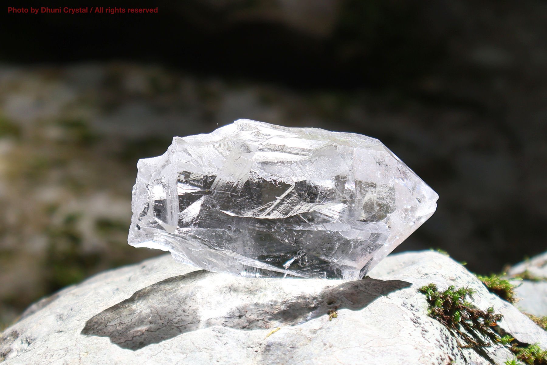 マニハール産ヒマラヤ水晶の裏面からの結晶の様子