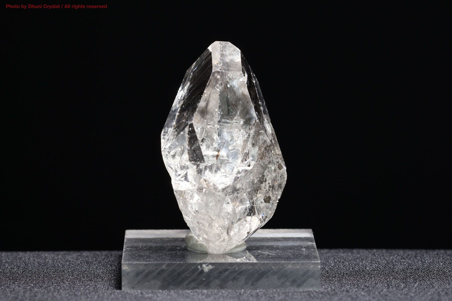 ハーキマーダイヤモンド原石 325g 虹入り ハーキマーダイヤモンド原石/虹入り(T384)