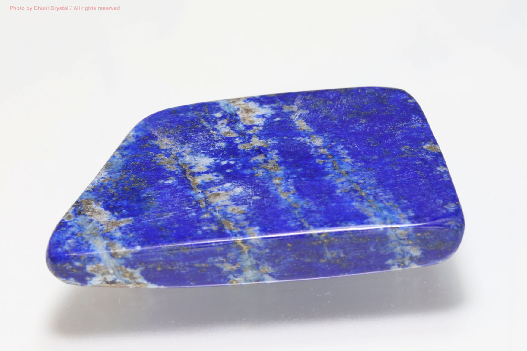 ラピスラズリ】深い瑠璃色に宿る叡智と守護の石｜天然石・パワーストーン