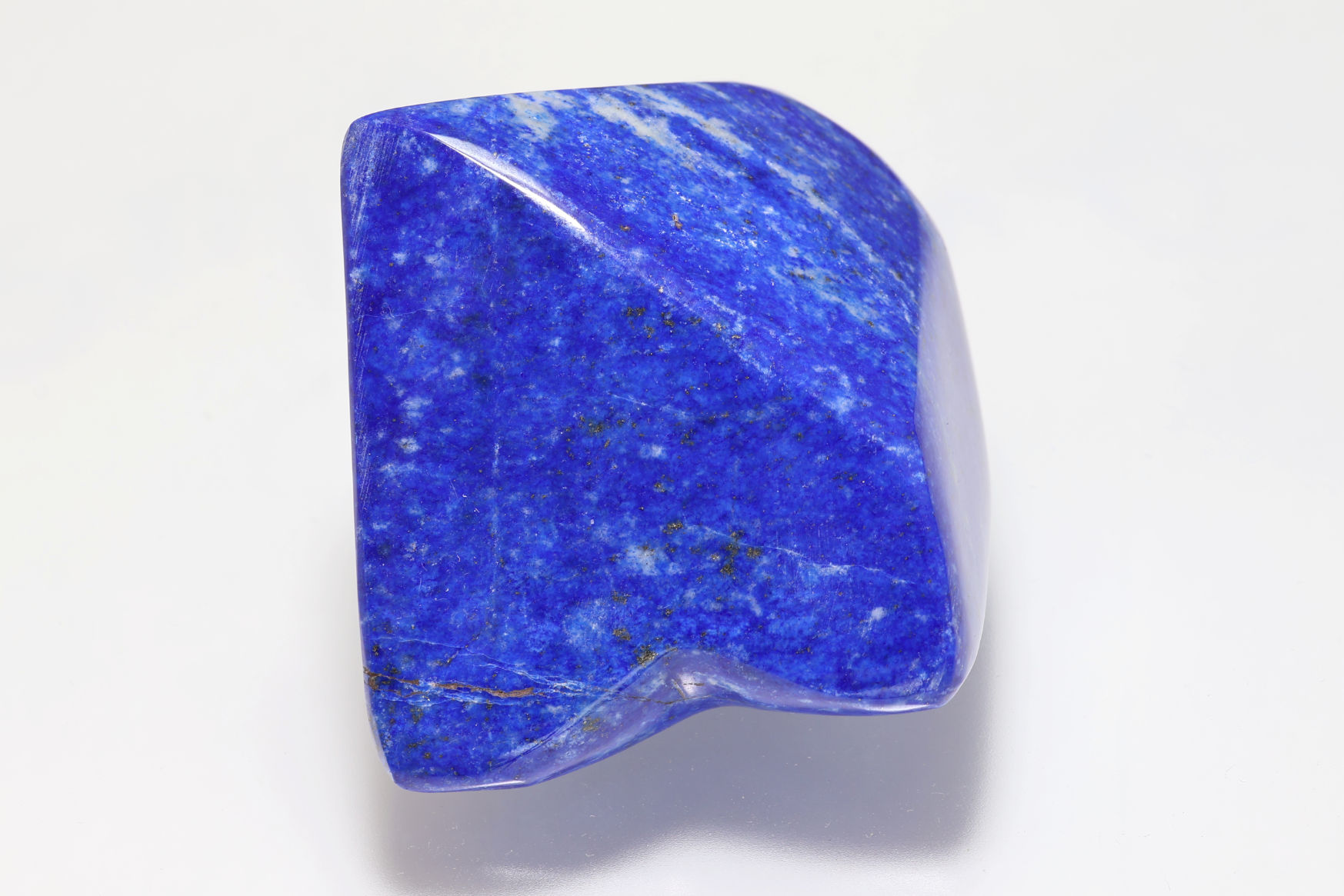 ラピスラズリ】深い瑠璃色に宿る叡智と守護の石｜天然石・パワーストーン