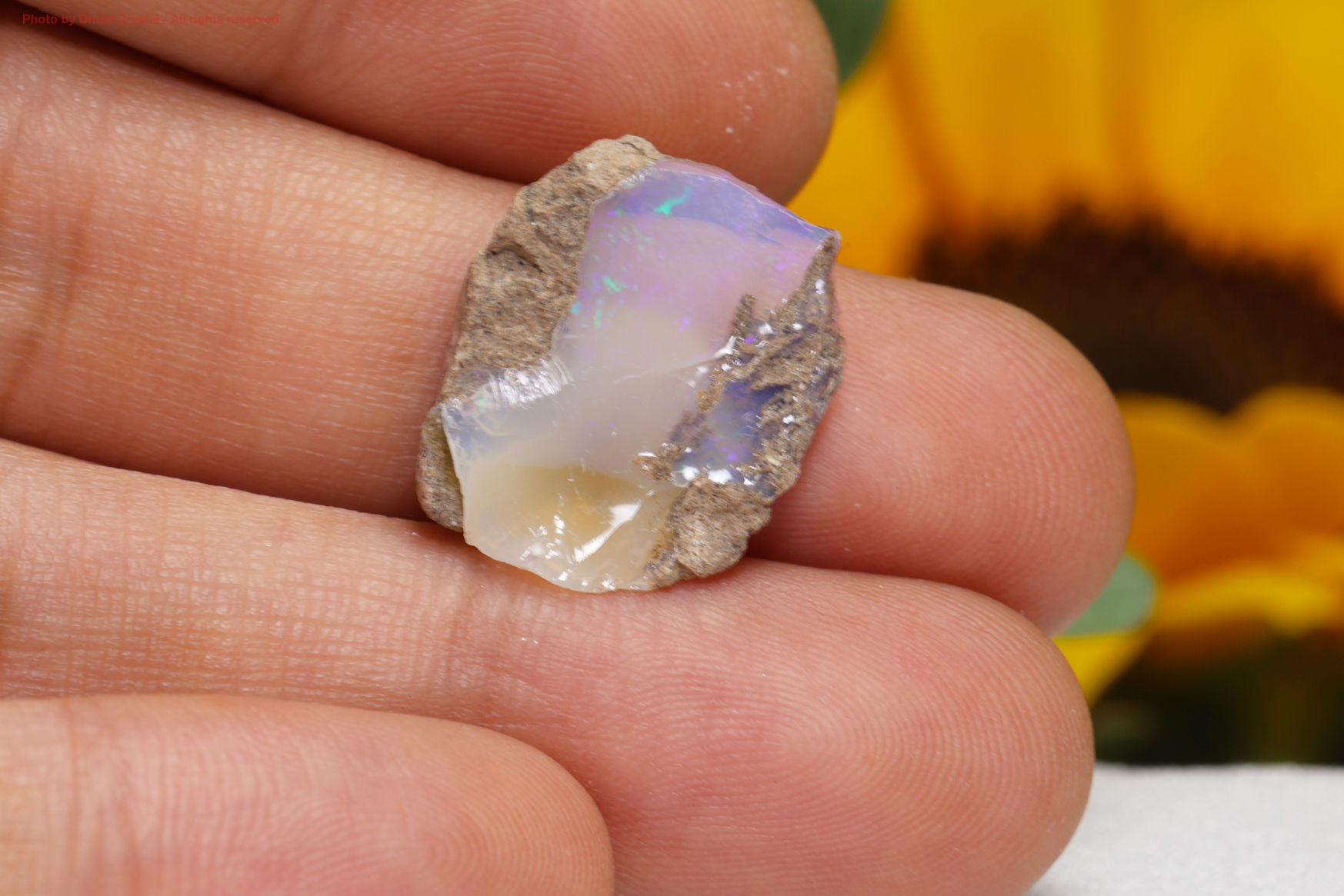 エチオピアンオパール｜遊色が輝く聖なる光の石