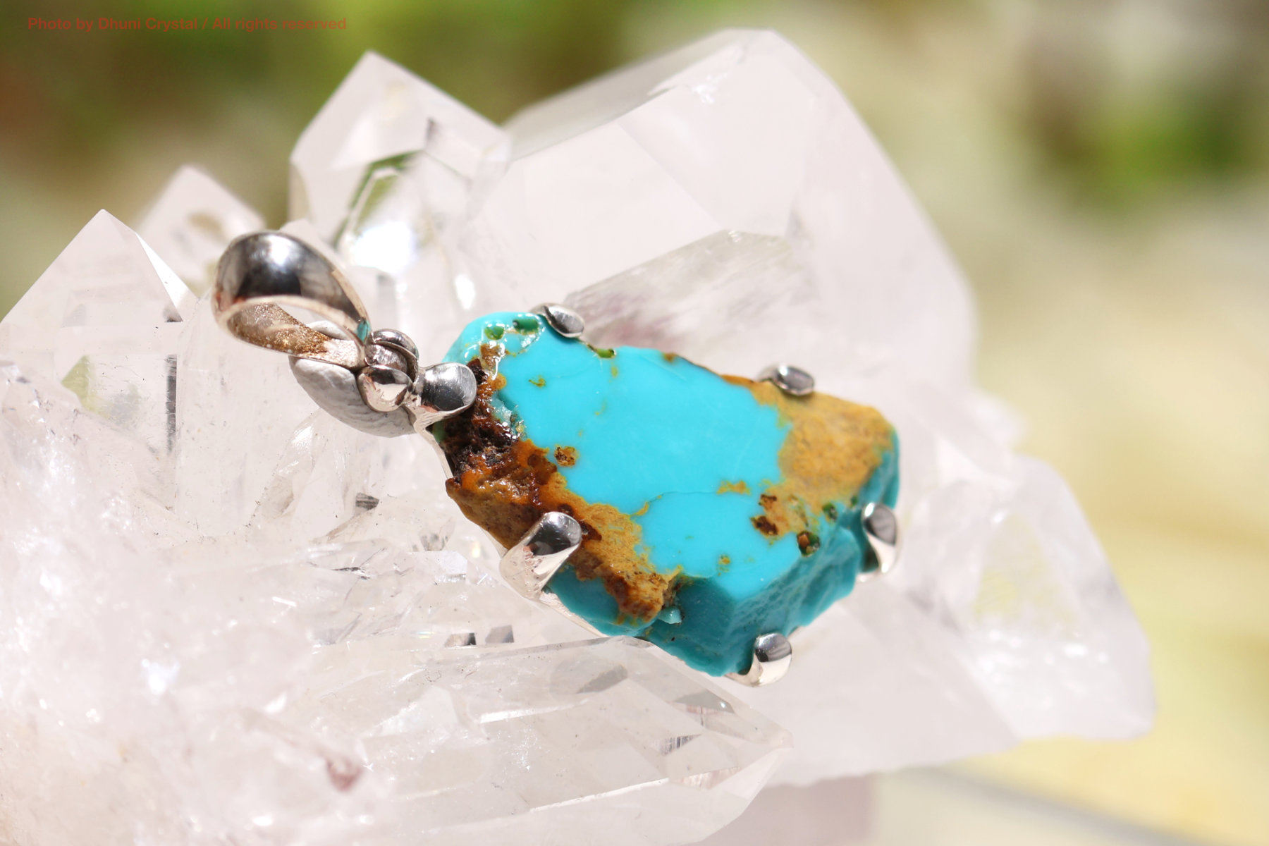 ターコイズ 空と大地をつなぐ旅のお守り・幸運を呼ぶ天然石ジュエリー