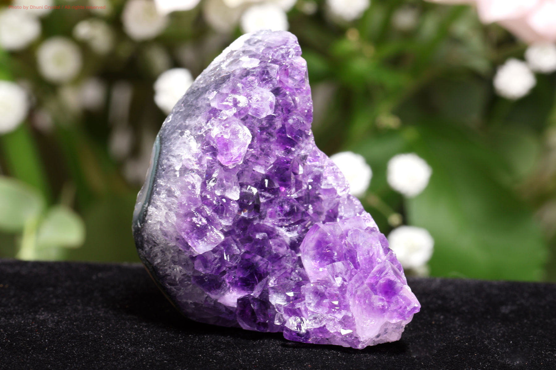 アメジストクラスター 空間を浄化し心を癒す高波動のヒーリングストーン