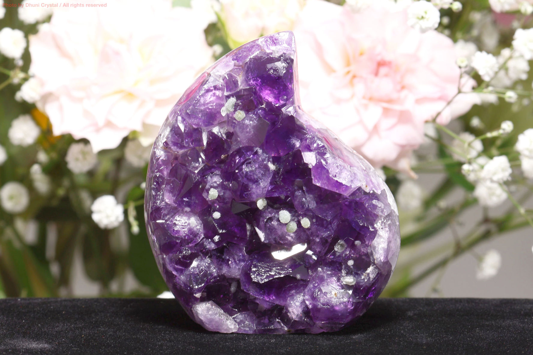 アメジストクラスター 空間を浄化し心を癒す高波動のヒーリングストーン