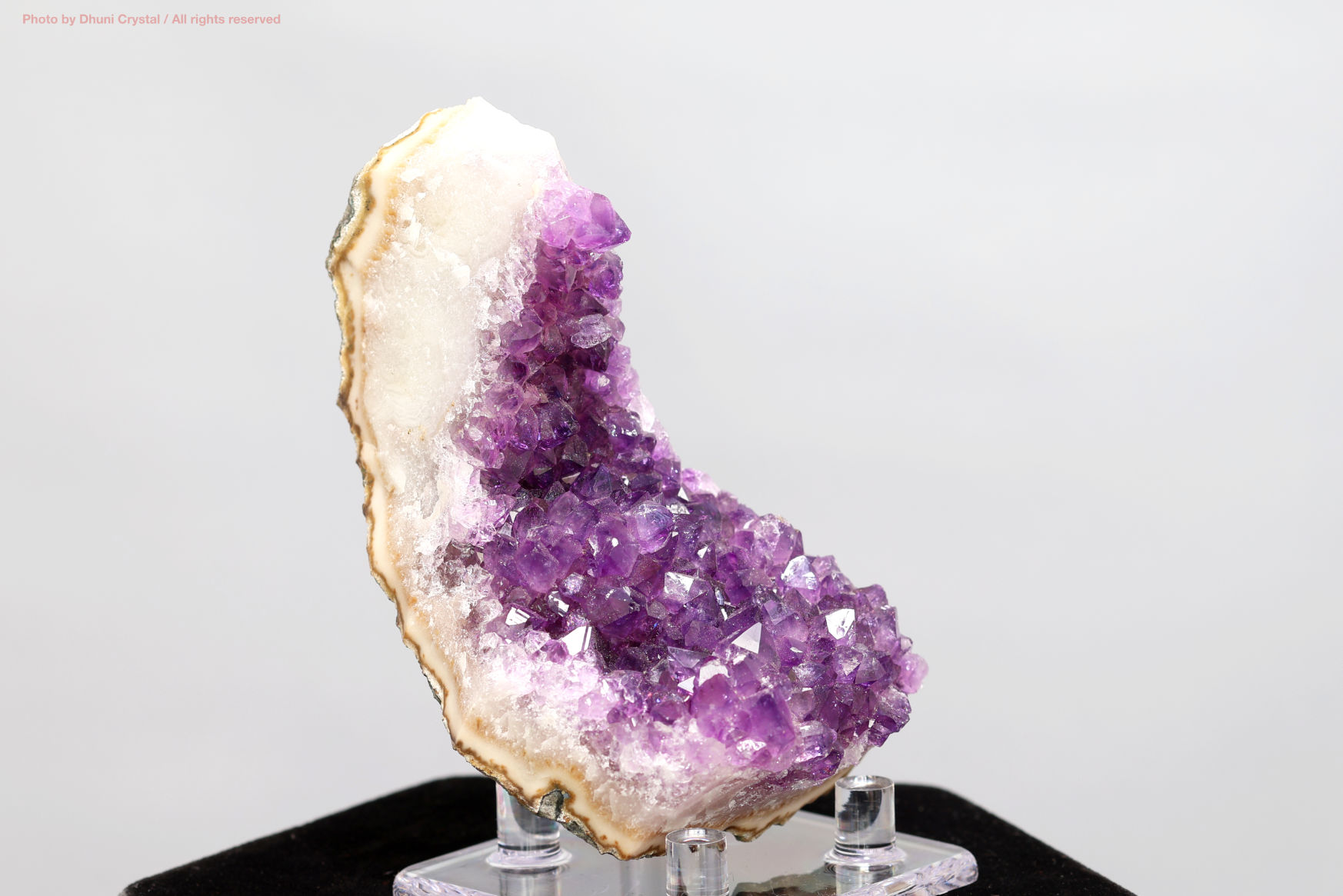 アメジストクラスター 空間を浄化し心を癒す高波動のヒーリングストーン