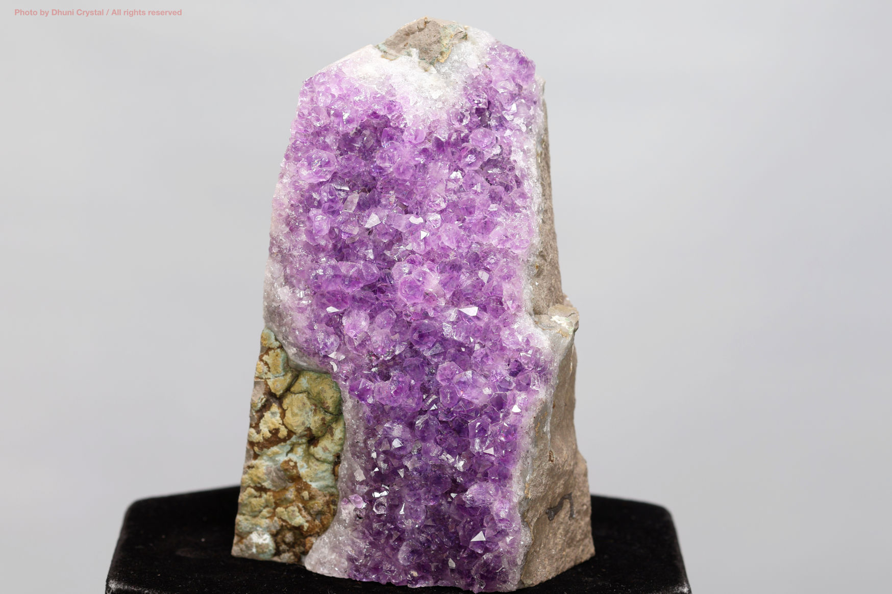 アメジストクラスター 空間を浄化し心を癒す高波動のヒーリングストーン