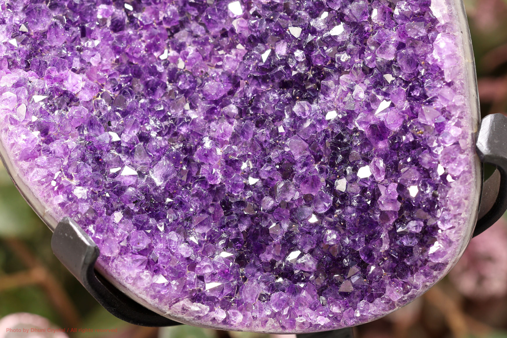 アメジストクラスター 空間を浄化し心を癒す高波動のヒーリングストーン