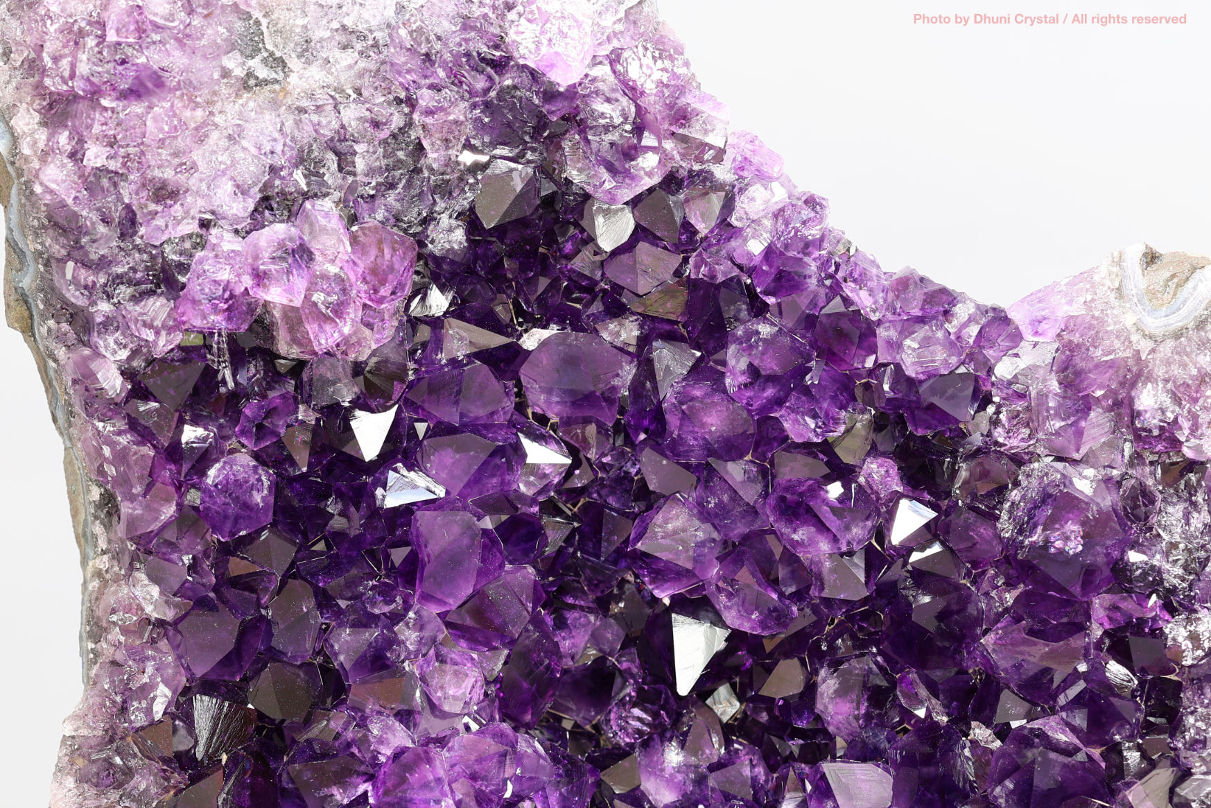 アメジストクラスター 空間を浄化し心を癒す高波動のヒーリングストーン