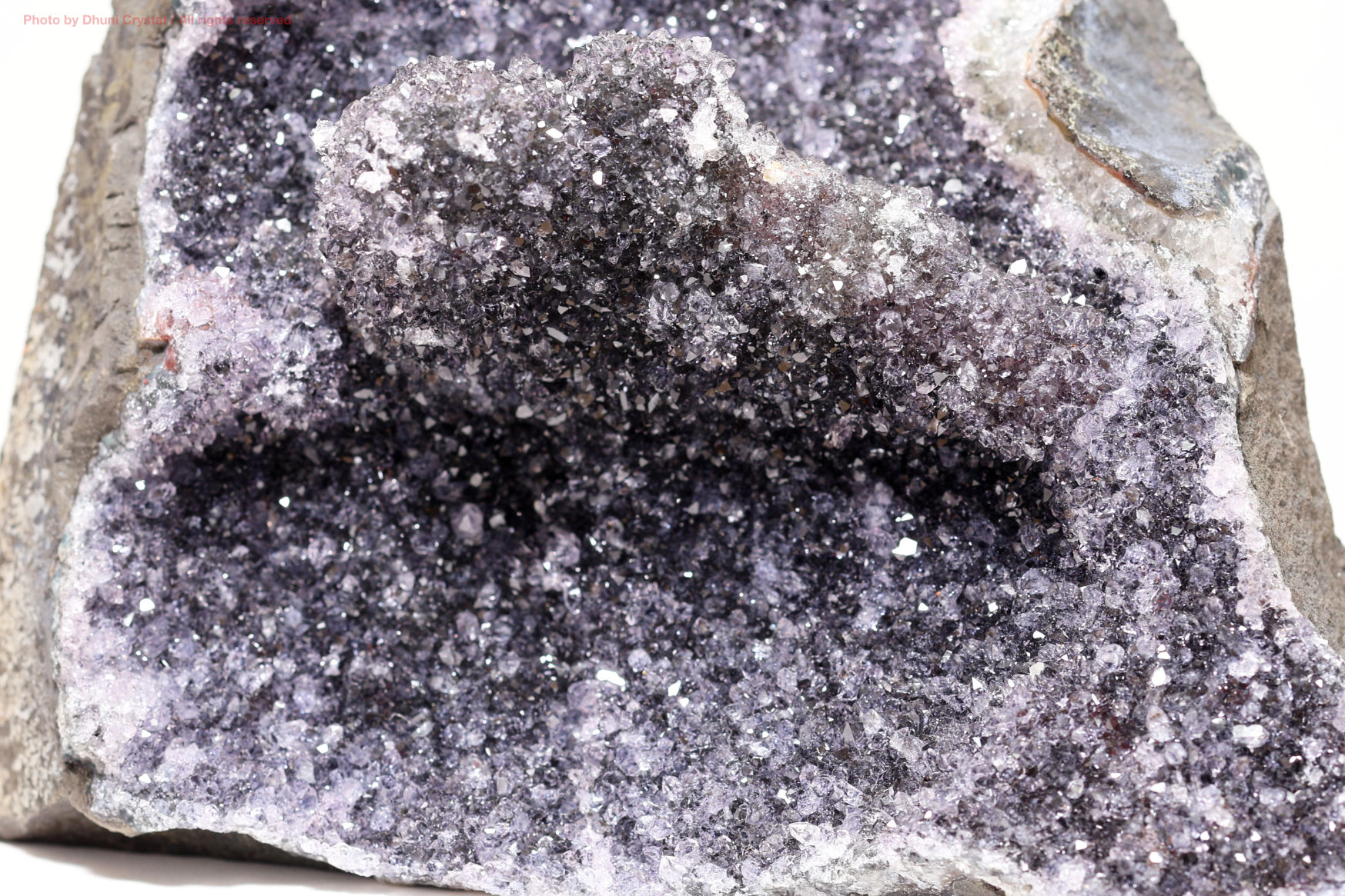 ブラックアメジスト 深い浄化と強い守護をもたらす神秘のクリスタル