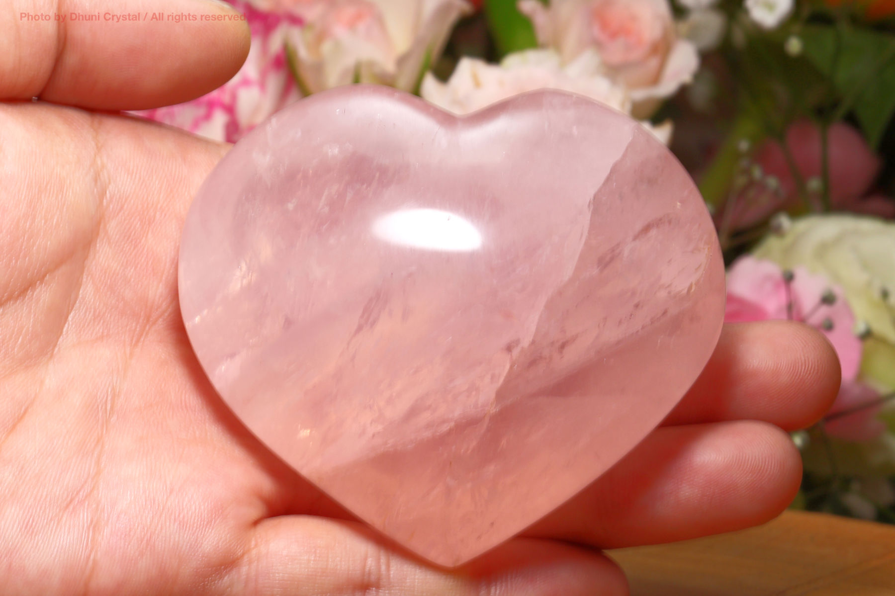 ローズクォーツ 愛と癒しをもたらす優しいピンクの天然石