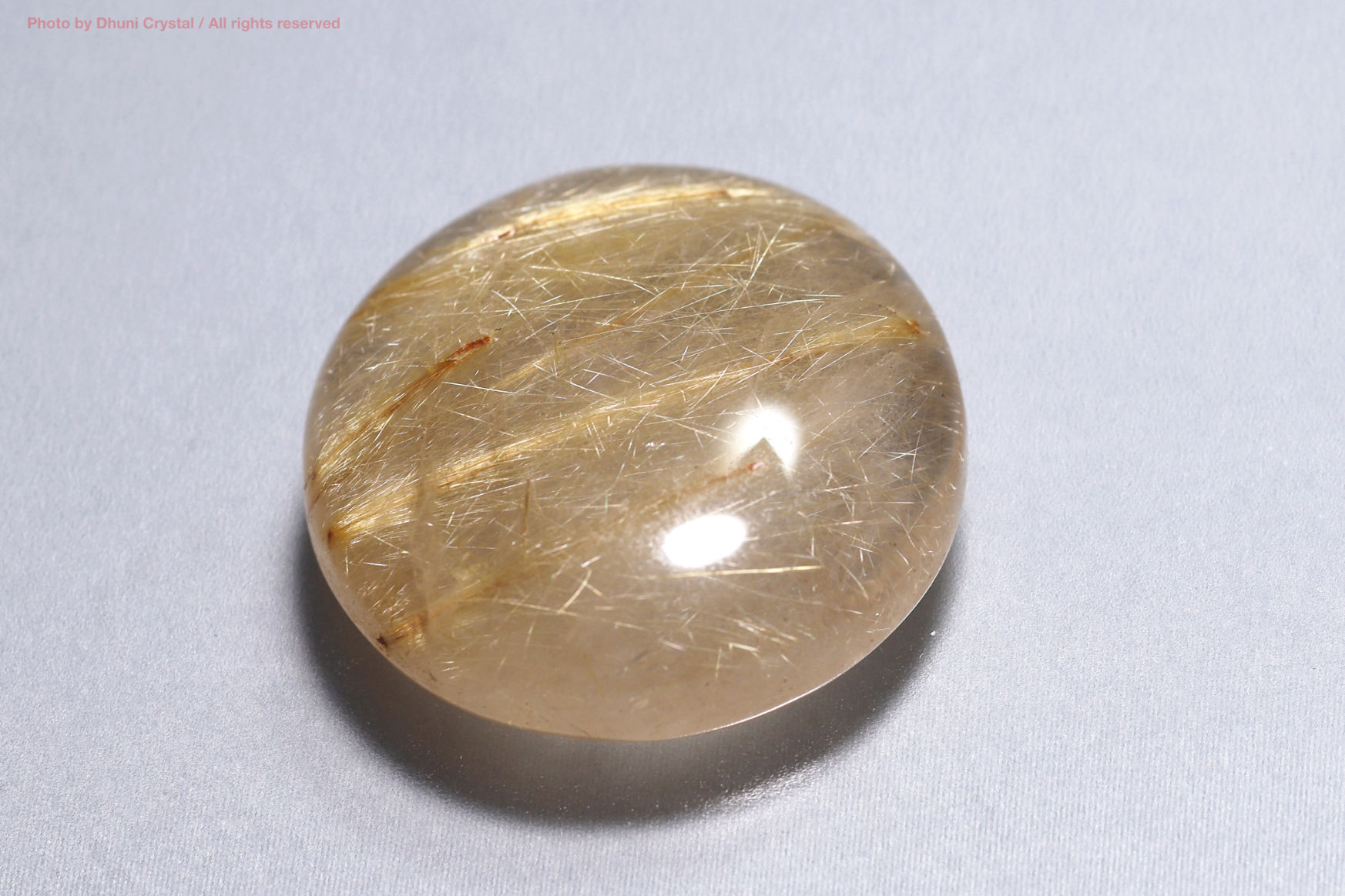 ルチルクォーツ 金運と成功を引き寄せる黄金針の天然水晶