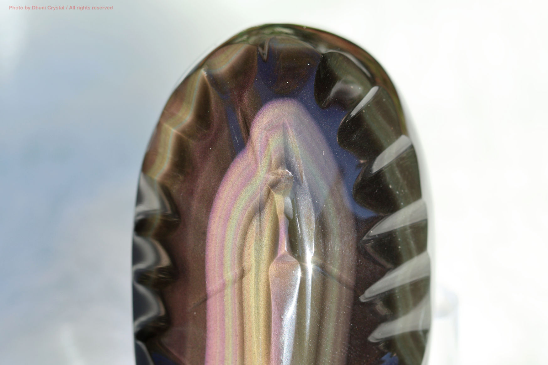 レインボーオブシディアン