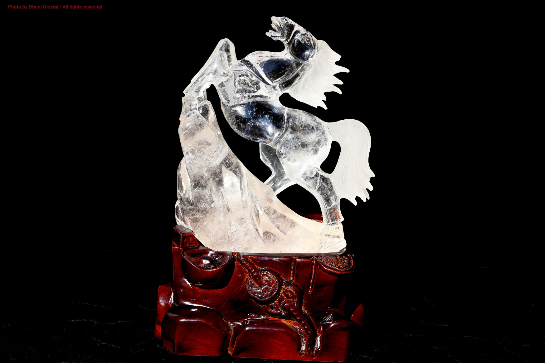 クリスタル水晶のお馬さん/山梨伝統技術士作、証明書付き(T943)