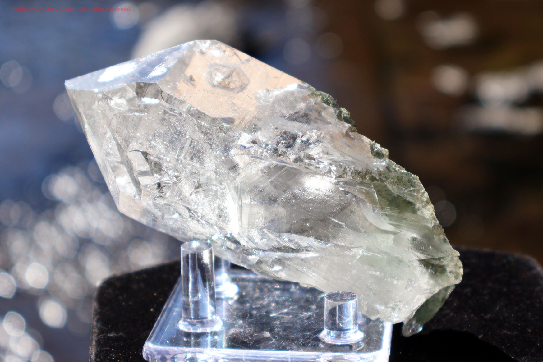 マニハール産ヒマラヤ水晶の裏面からの結晶の様子