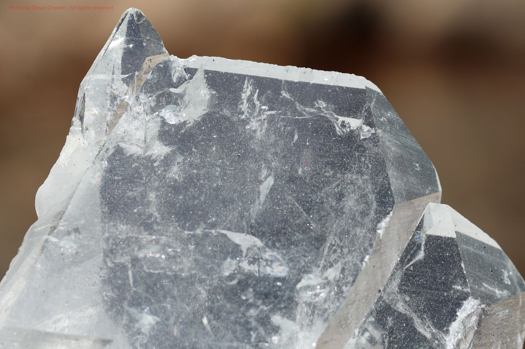 マニハール産ヒマラヤ水晶の裏面からの結晶の様子