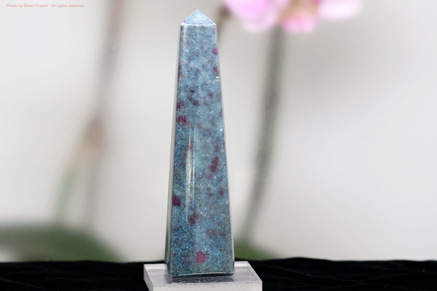 ルビーインカイヤナイト｜情熱と冷静を併せ持つ神秘の石